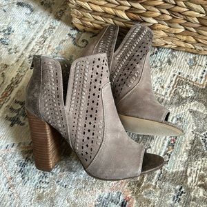 Open toe heeled booties